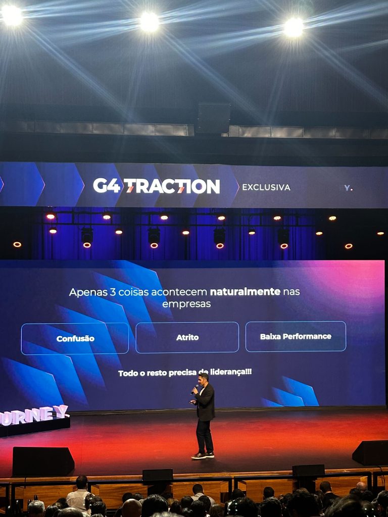 Foto de palestra na G4 Traction.
